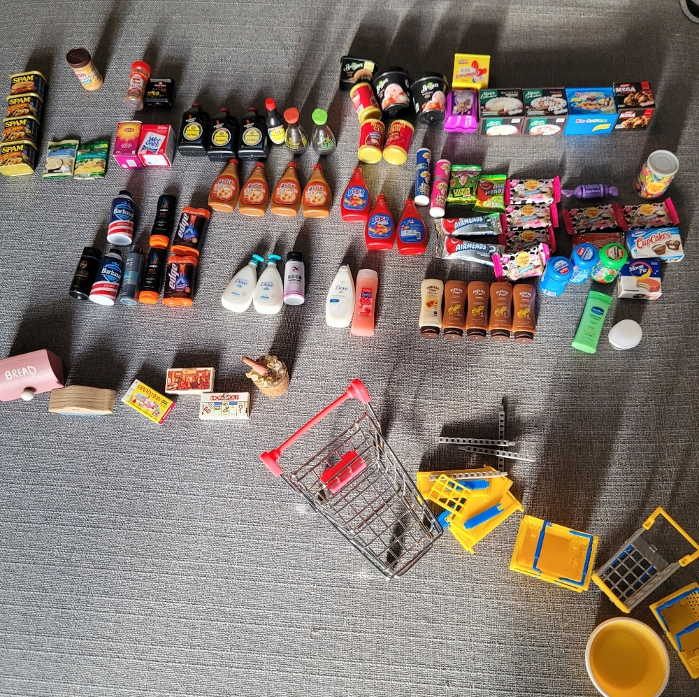 Mini Brands / Shopkins Littles